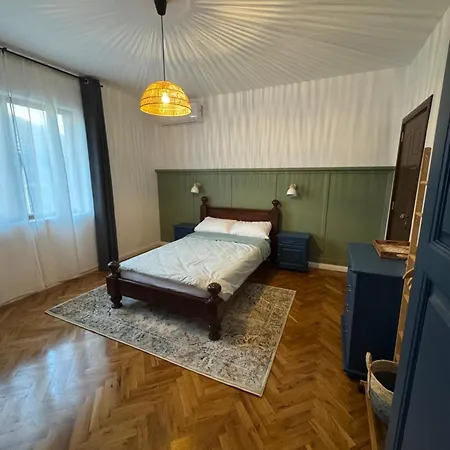 Апартамент By The Sea *