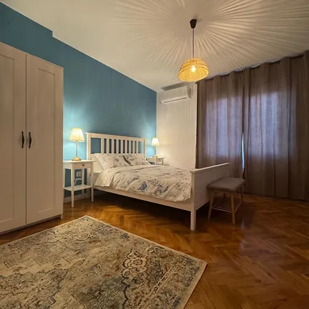 By The Sea アパート *